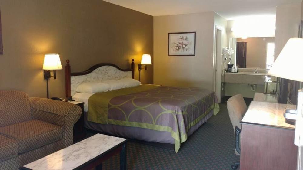 Super 8 By Wyndham Bossier City/Shreveport Area Bagian luar foto