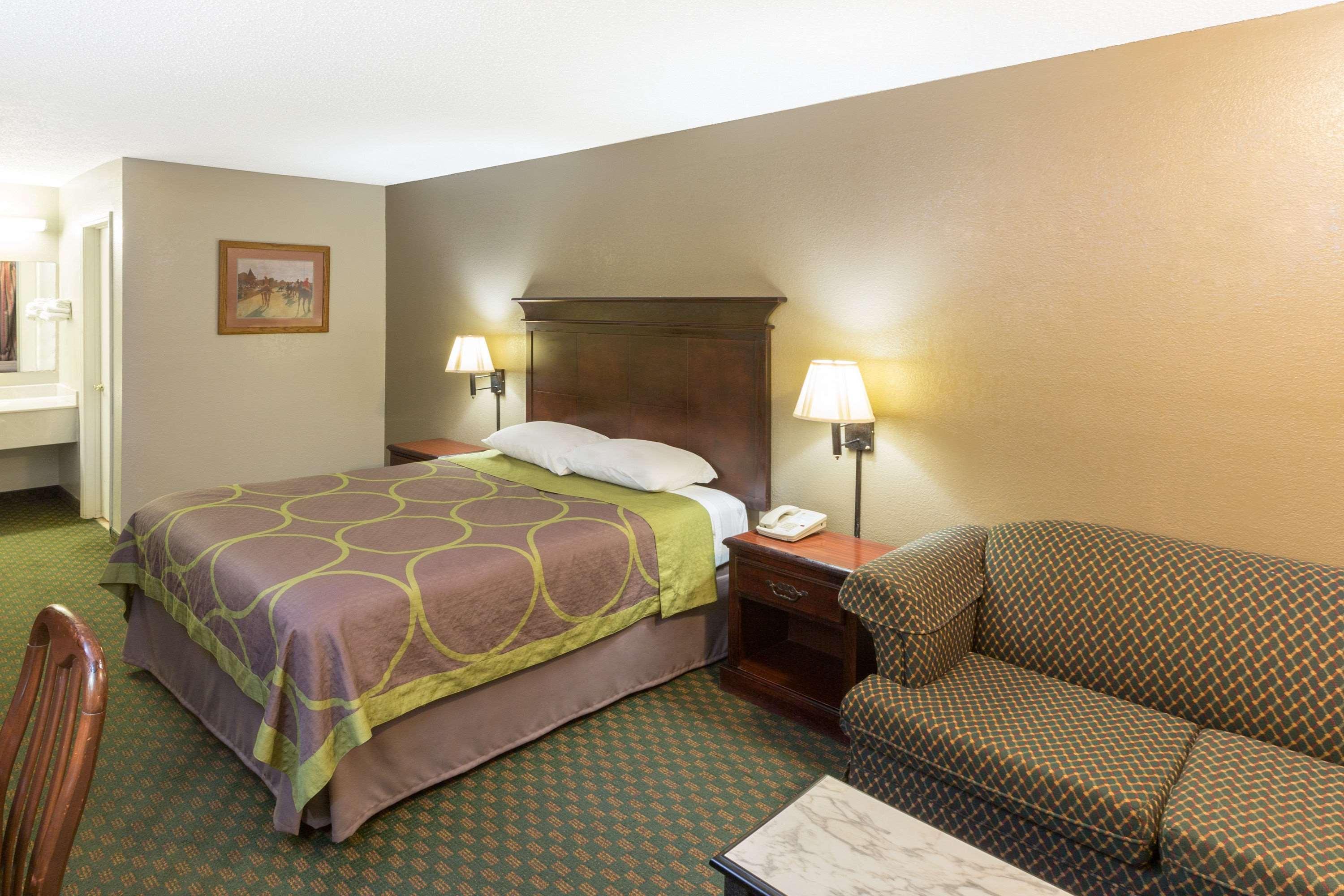 Super 8 By Wyndham Bossier City/Shreveport Area Bagian luar foto