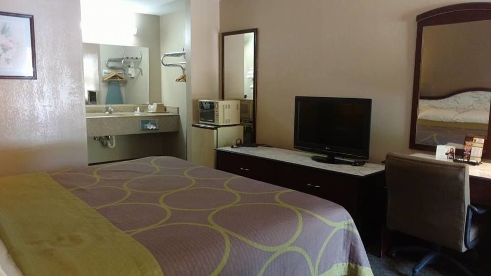 Super 8 By Wyndham Bossier City/Shreveport Area Bagian luar foto