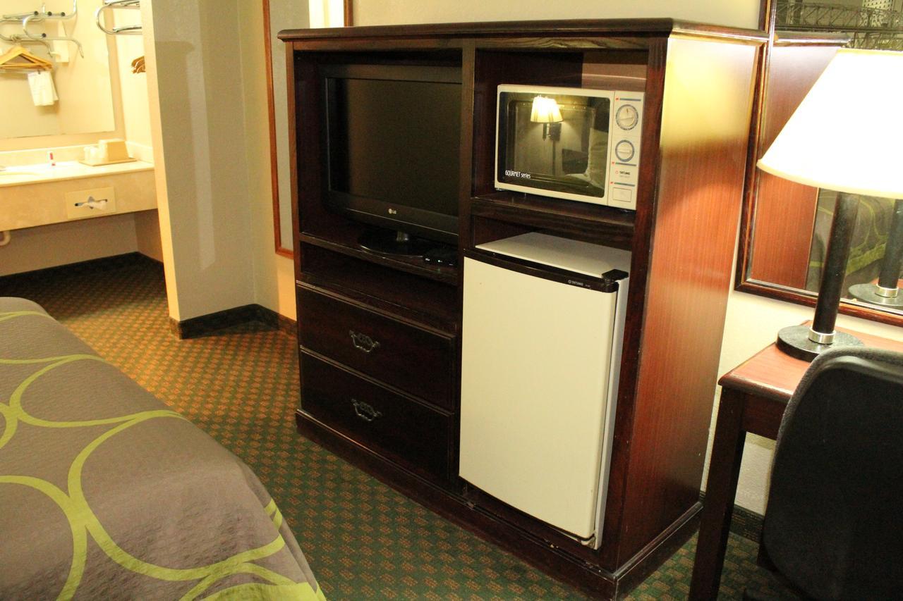Super 8 By Wyndham Bossier City/Shreveport Area Bagian luar foto