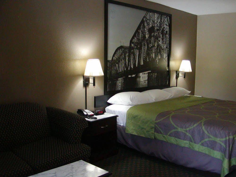 Super 8 By Wyndham Bossier City/Shreveport Area Bagian luar foto